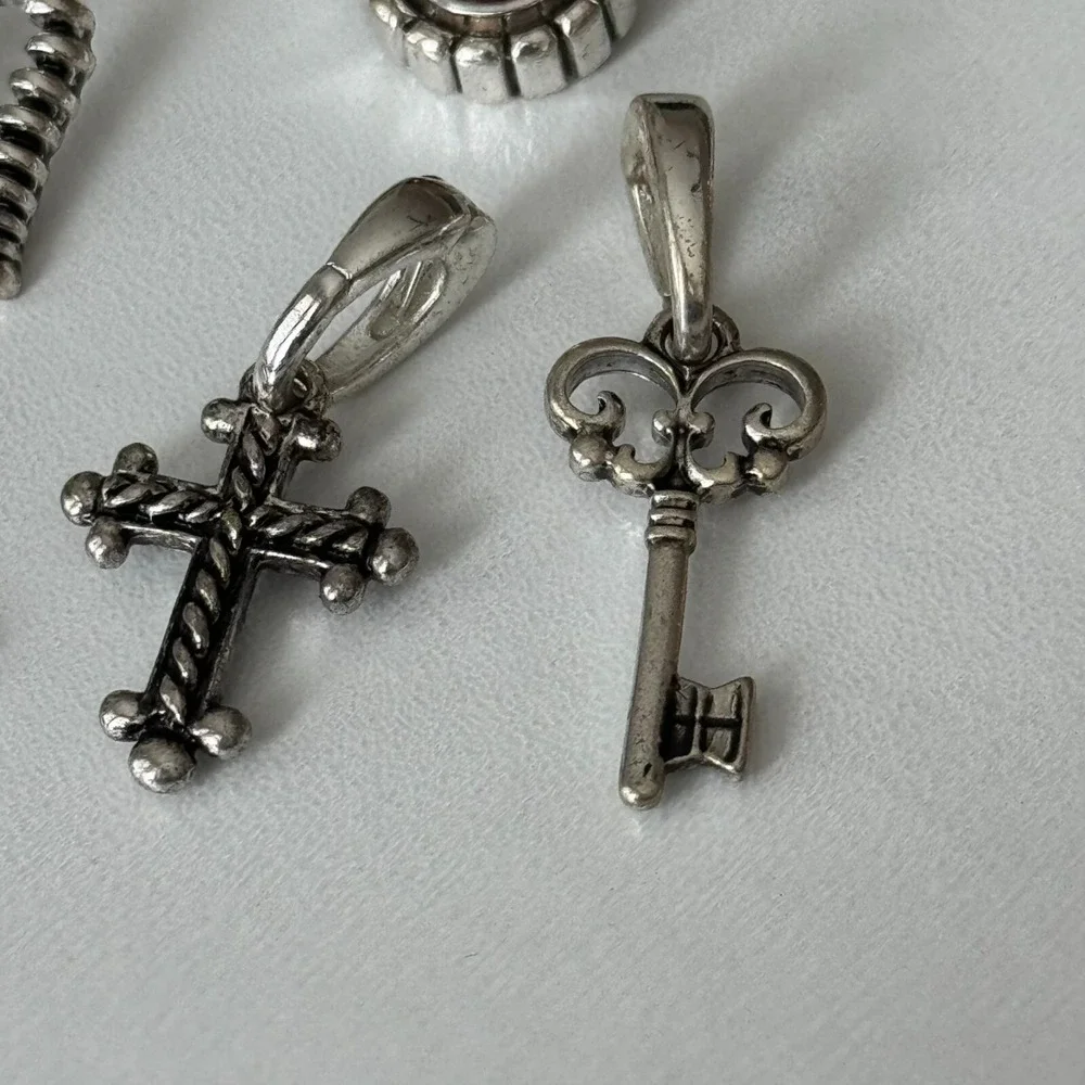 Set‎ of 5 Clip On Charms Silver Tone Heart, Cross Turtle Key Flower Jewelry